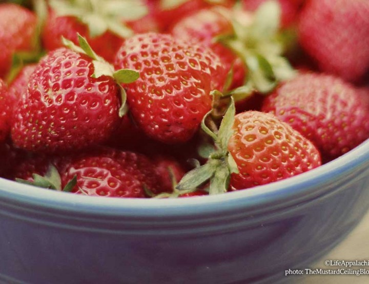 A Simple Strawberry Jam Recipe With 3 Ingredients